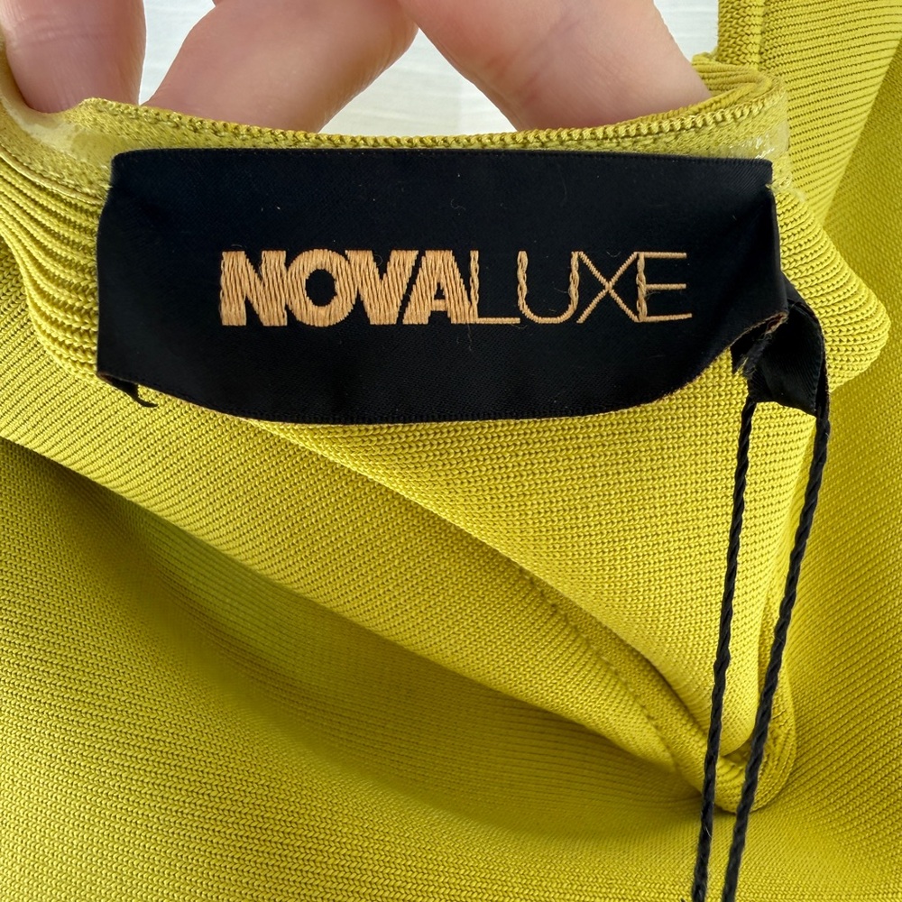 Fashion Nova Jacqueline Chartreuse Strapless Feather High Slit Dress NWT Size XS - Picture 12 of 16